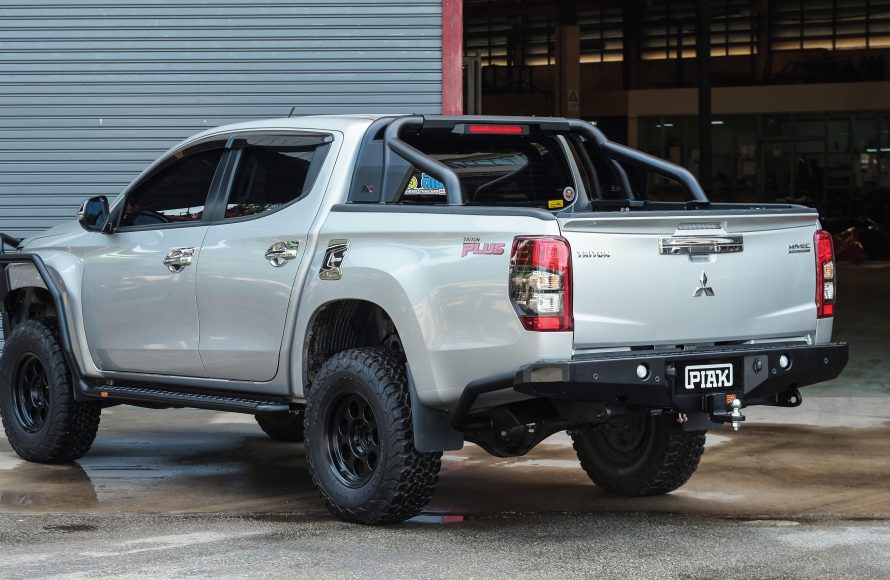 Rear Step Bars & Tow Bars | PIAK Offroad