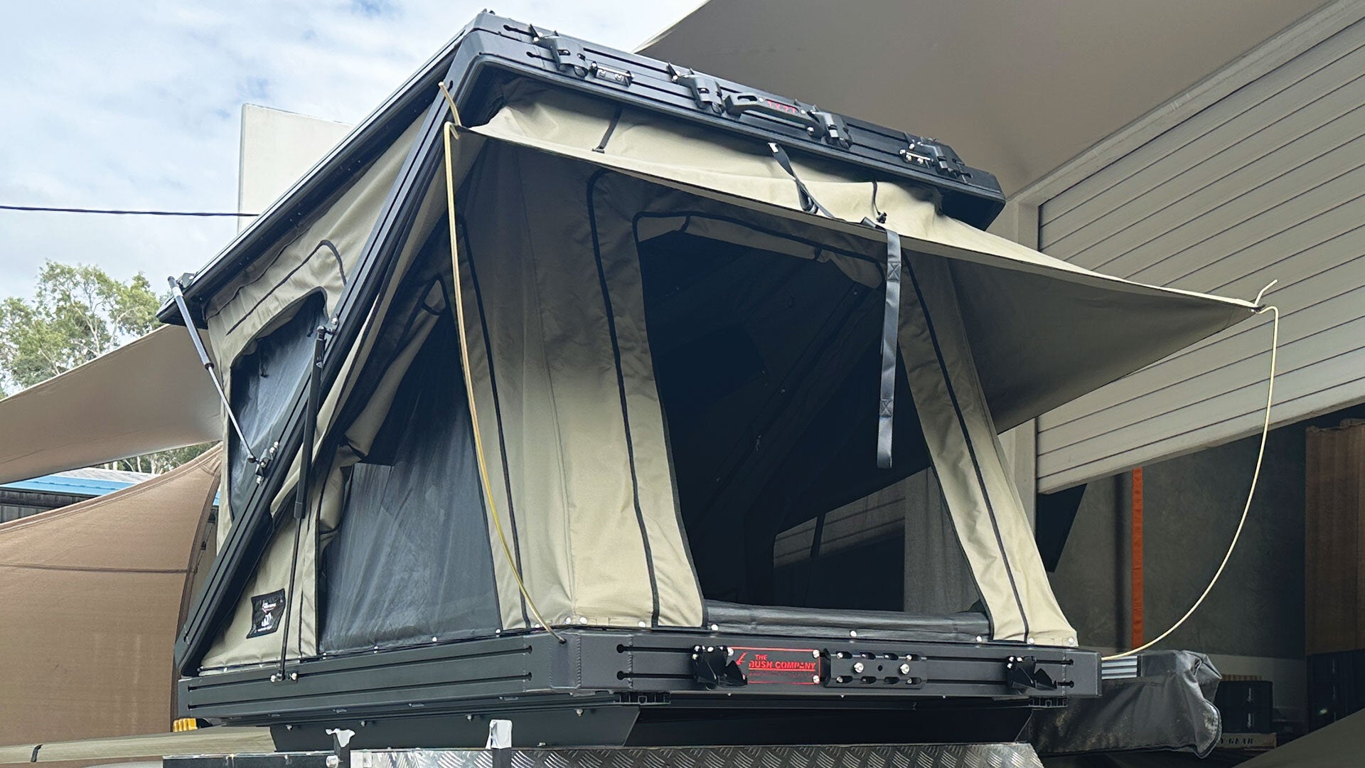 TX27 MAX Hardshell Rooftop Tent